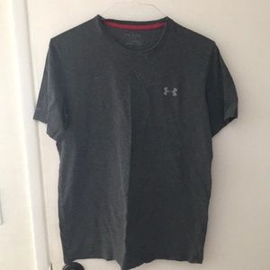Men’s large UA short sleeve